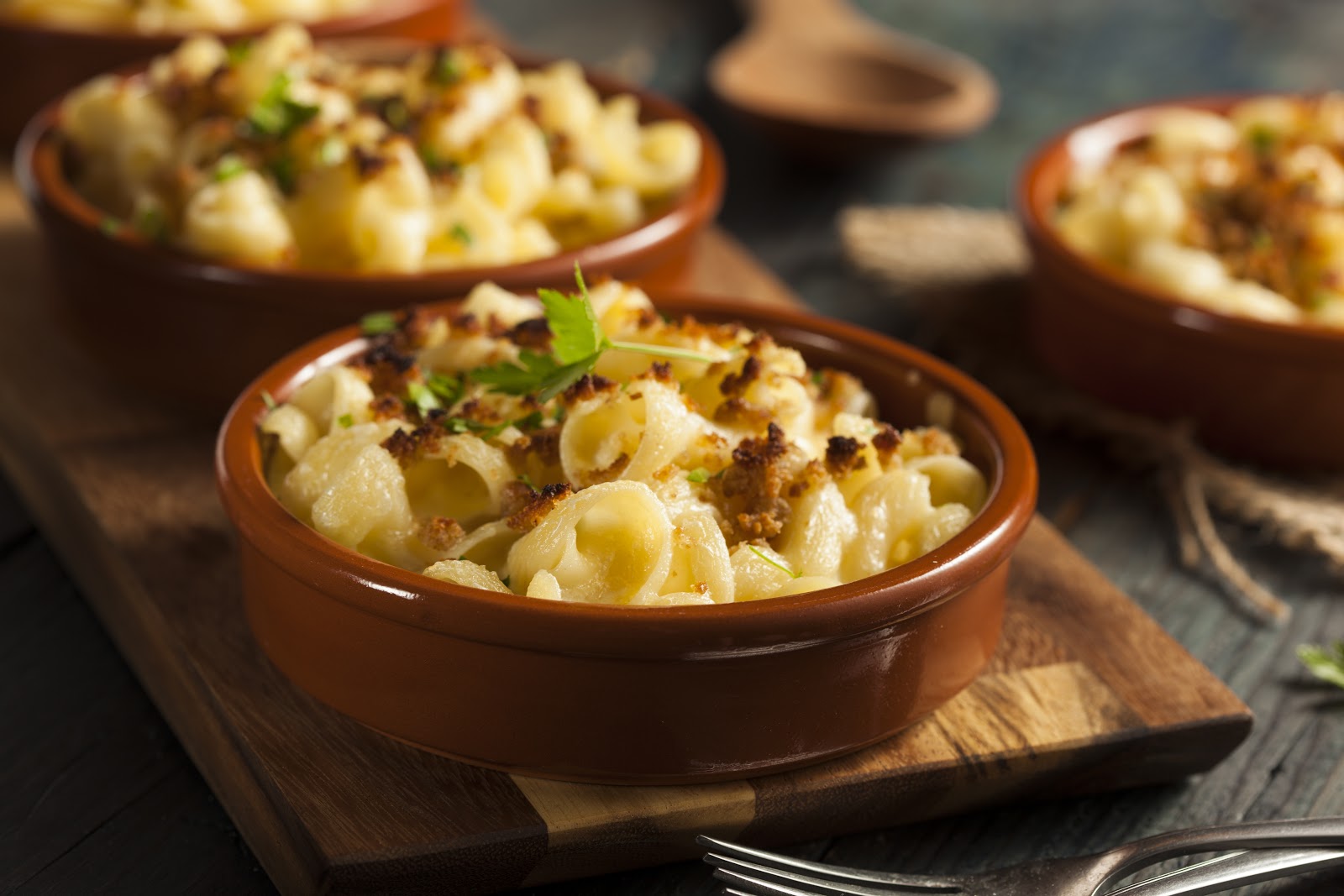 Baked Homemade Macaroni and Cheese with Parsley catering
